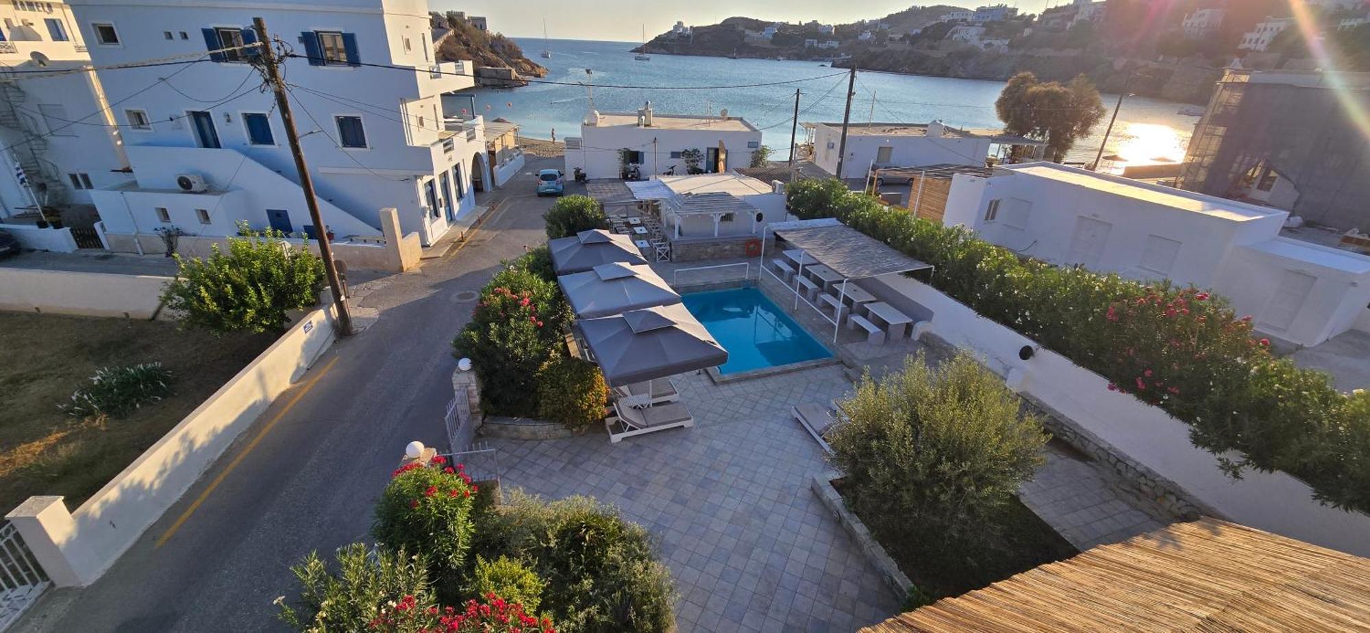 Syros Holidays 2*